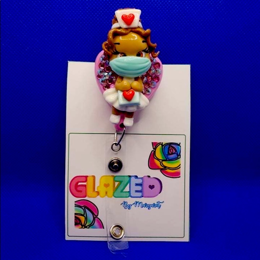 🆕Badge Reel 🛍🤩Free Shipping ✈️💌for bundle of 3 items and up📦